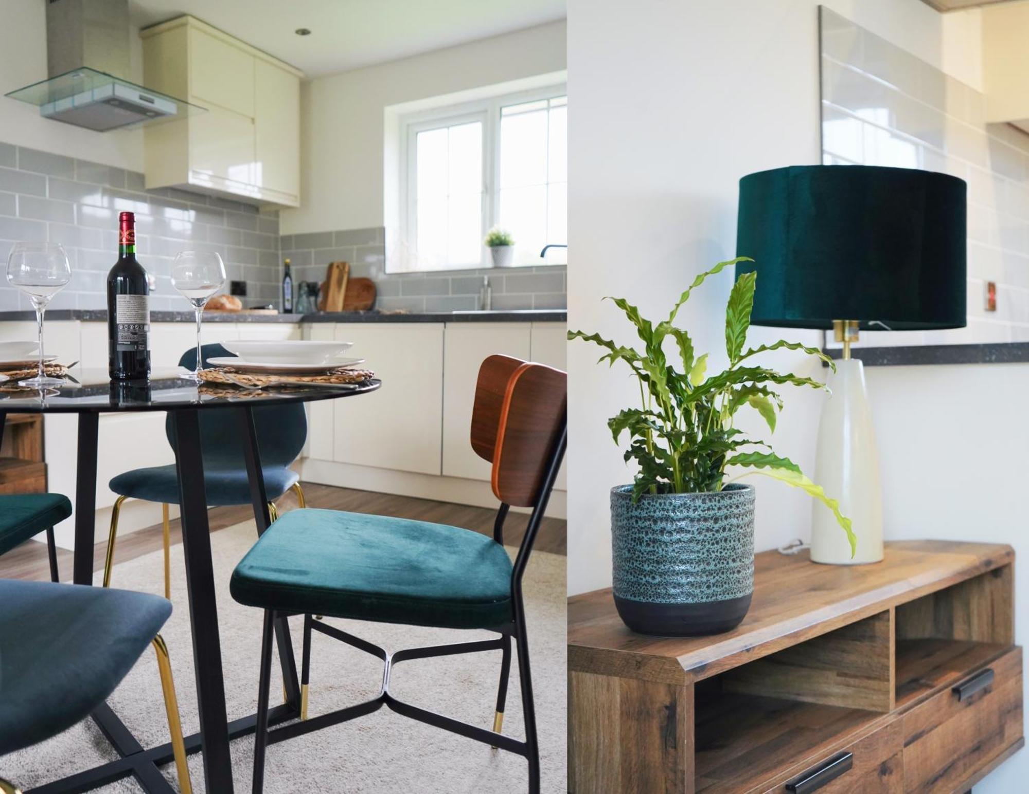 Comfortable And Cosy House With Off-road Parking Apartment