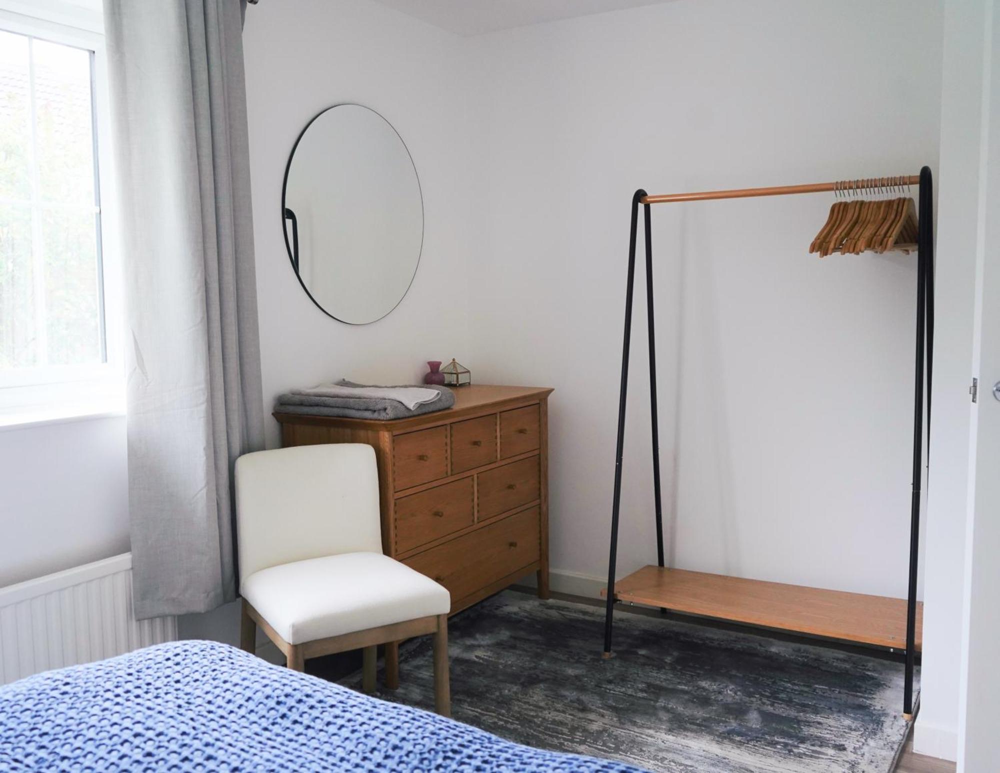 Apartment Comfortable And Cosy House With Off-road Parking *